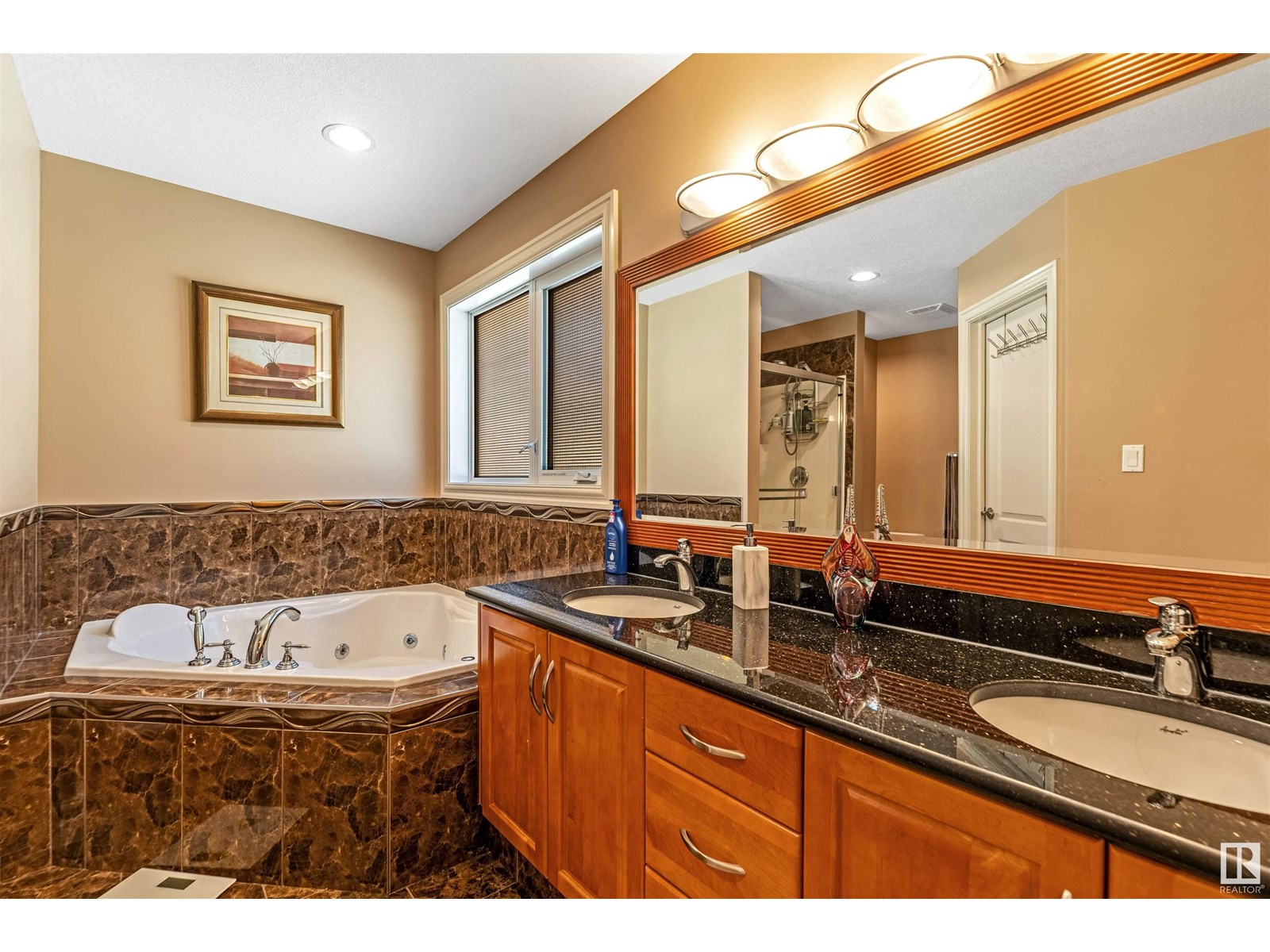 Photo 73 of 6928 14 Av Sw, Edmonton AB