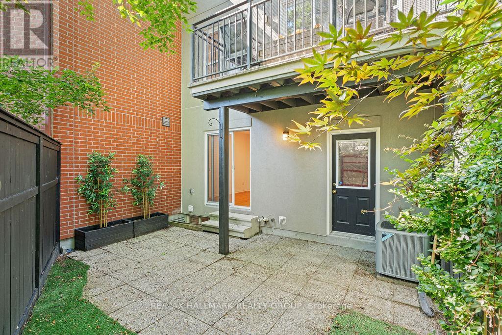 Photo 36 of 15 Georgeton Private, Ottawa ON