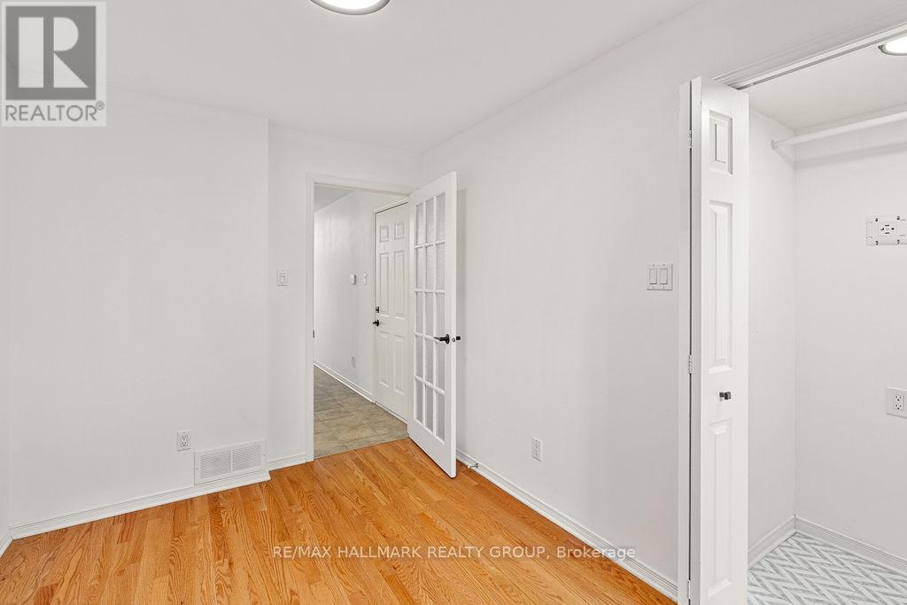 Photo 6 of 15 Georgeton Private, Ottawa ON