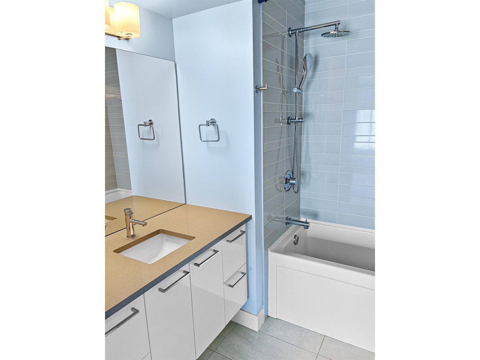 Photo 8 of 10 2505 Ware Street, Abbotsford BC