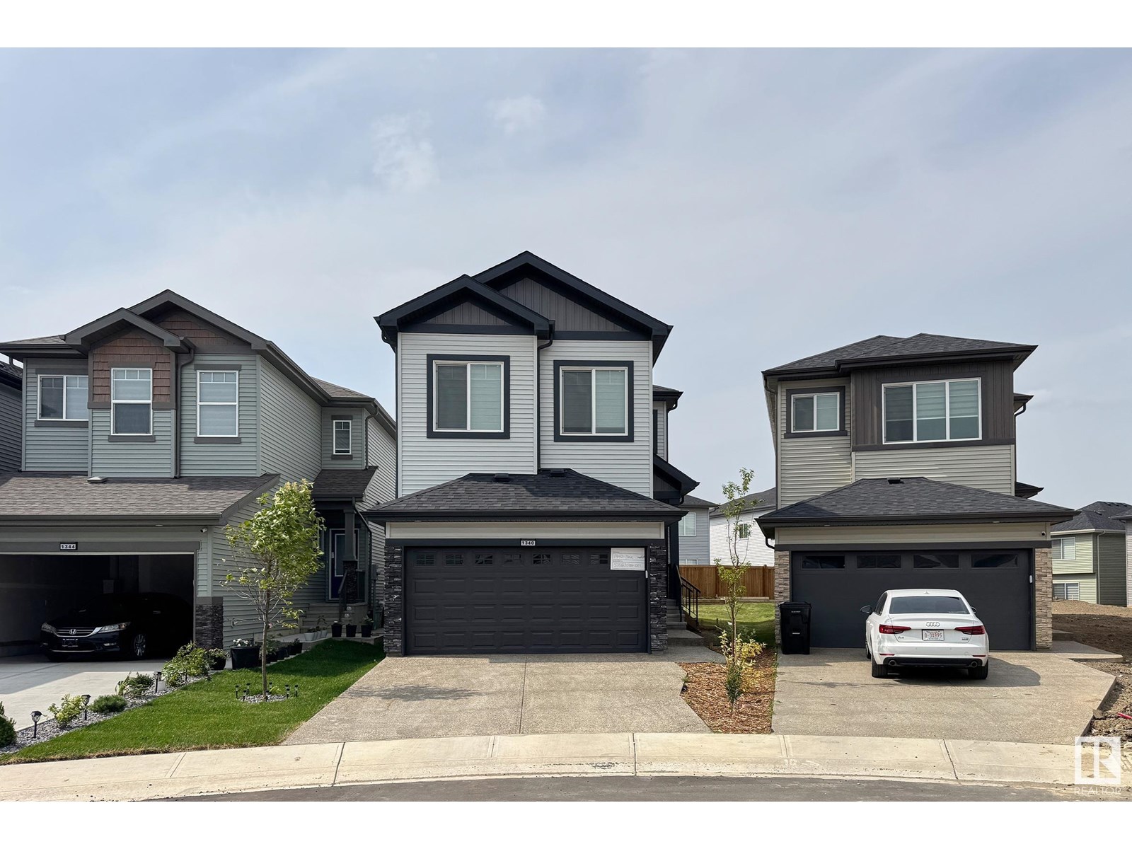Photo 11 of 1340 11 Av Nw Nw, Edmonton AB