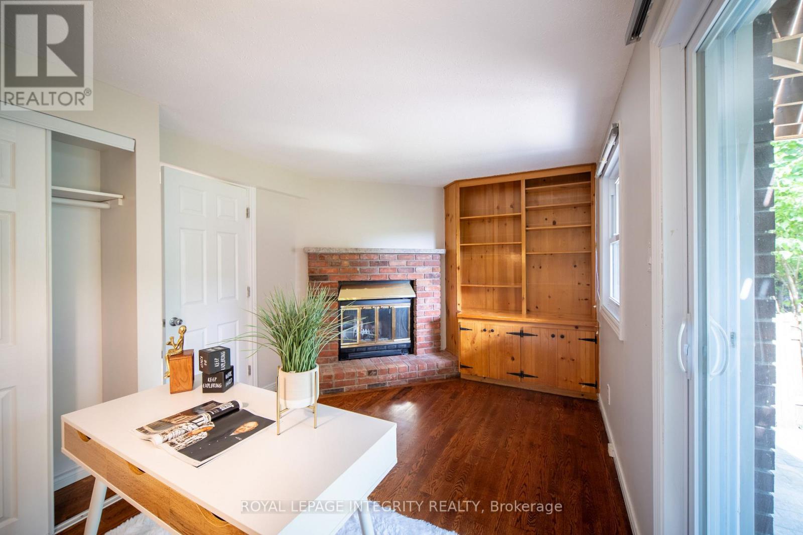 Family Room W/ Fireplace