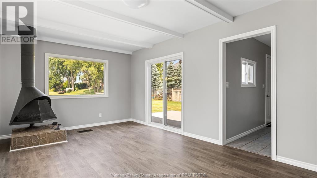Photo 18 of 527 Jarvis Avenue, Windsor ON