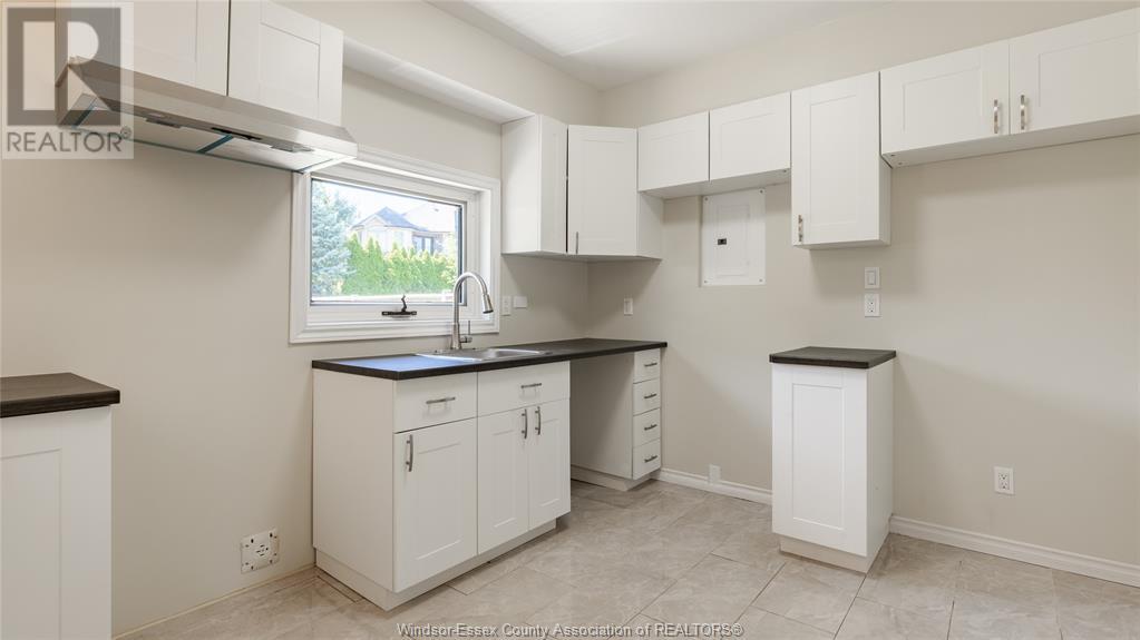 Photo 20 of 527 Jarvis Avenue, Windsor ON