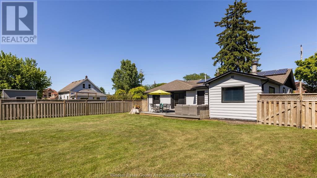Photo 31 of 527 Jarvis Avenue, Windsor ON