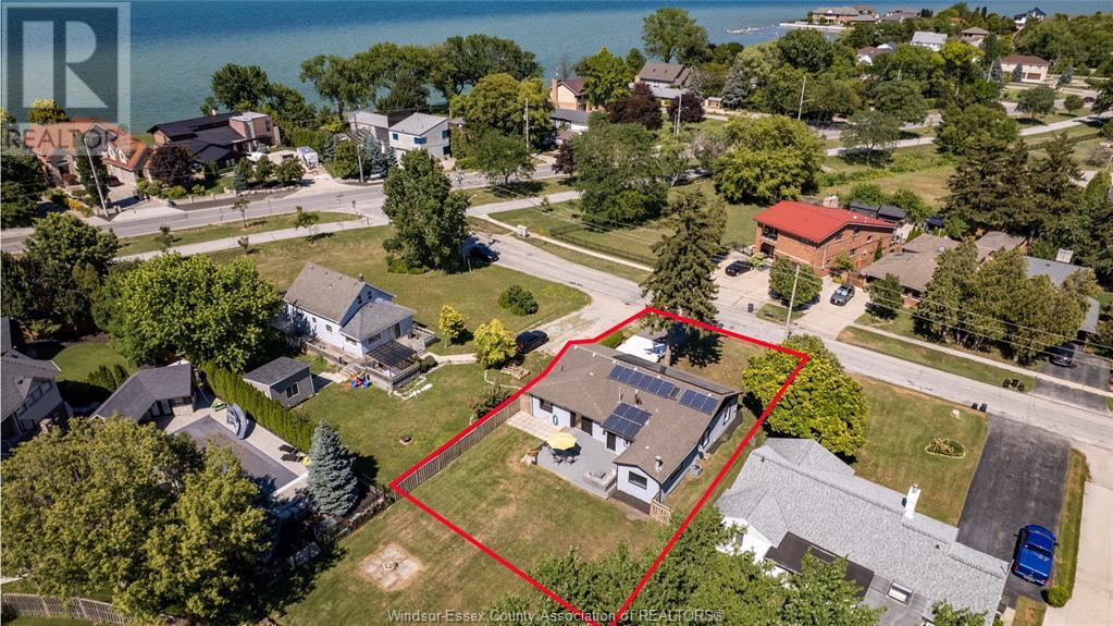 Photo 32 of 527 Jarvis Avenue, Windsor ON