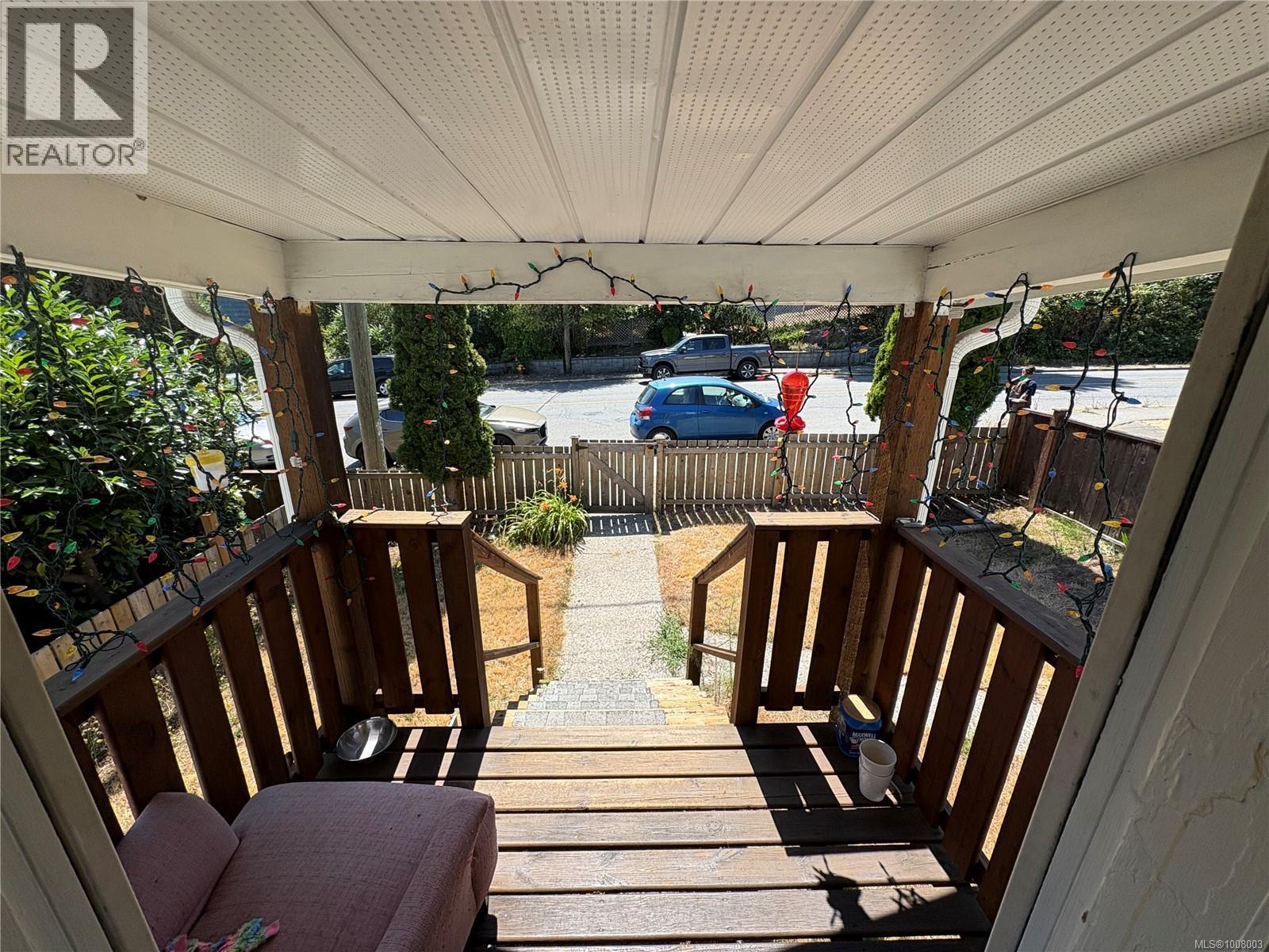 Photo 6 of 632 Milton St, Nanaimo BC