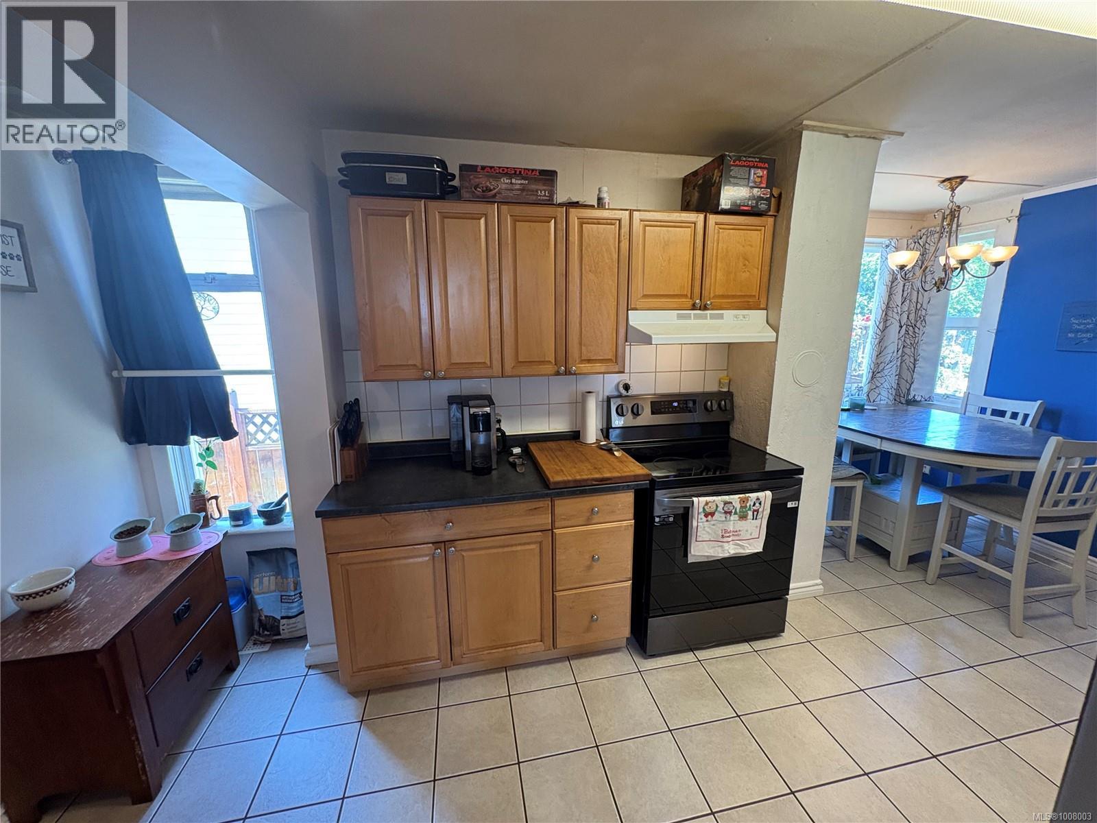Photo 16 of 632 Milton St, Nanaimo BC