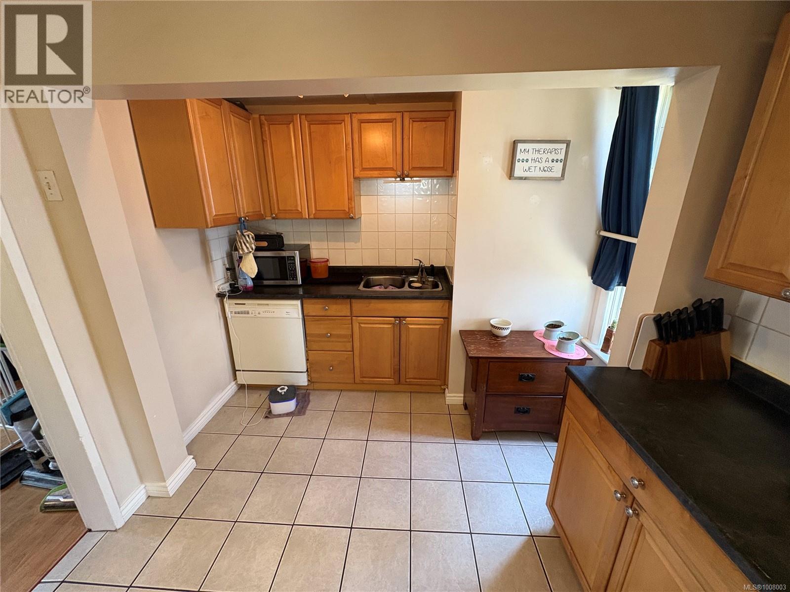 Photo 17 of 632 Milton St, Nanaimo BC