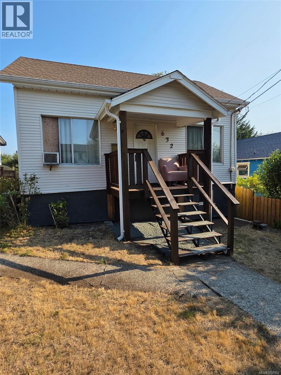 Photo 3 of 632 Milton St, Nanaimo BC