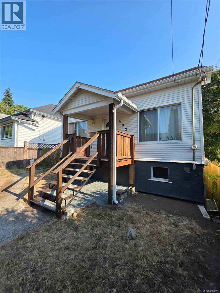 Photo 2 of 632 Milton St, Nanaimo BC