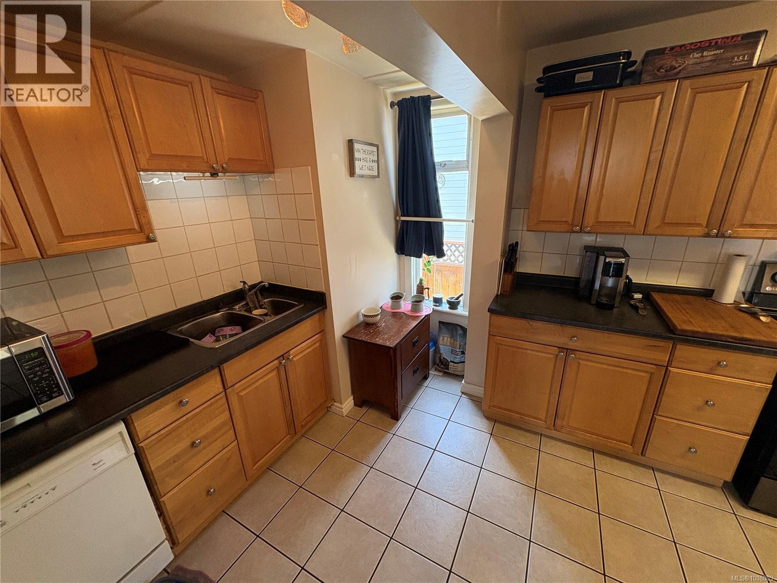 Photo 18 of 632 Milton St, Nanaimo BC
