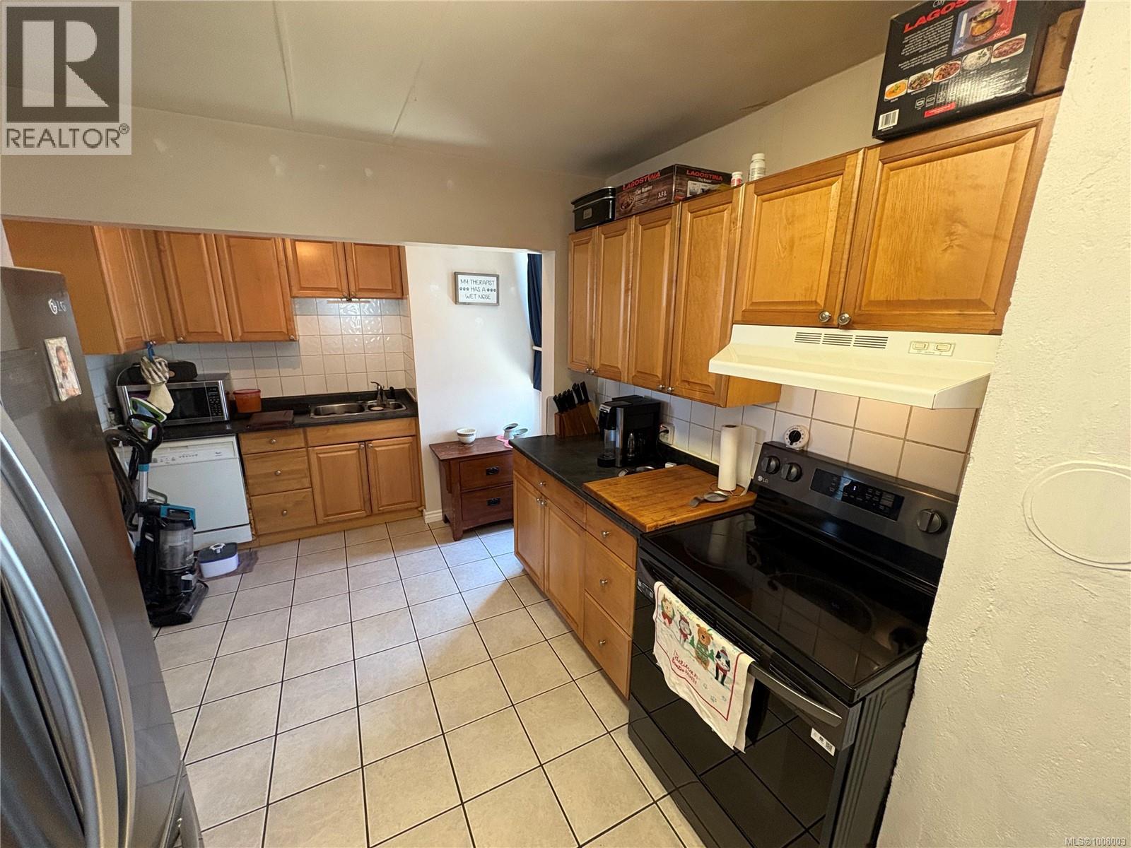 Photo 19 of 632 Milton St, Nanaimo BC