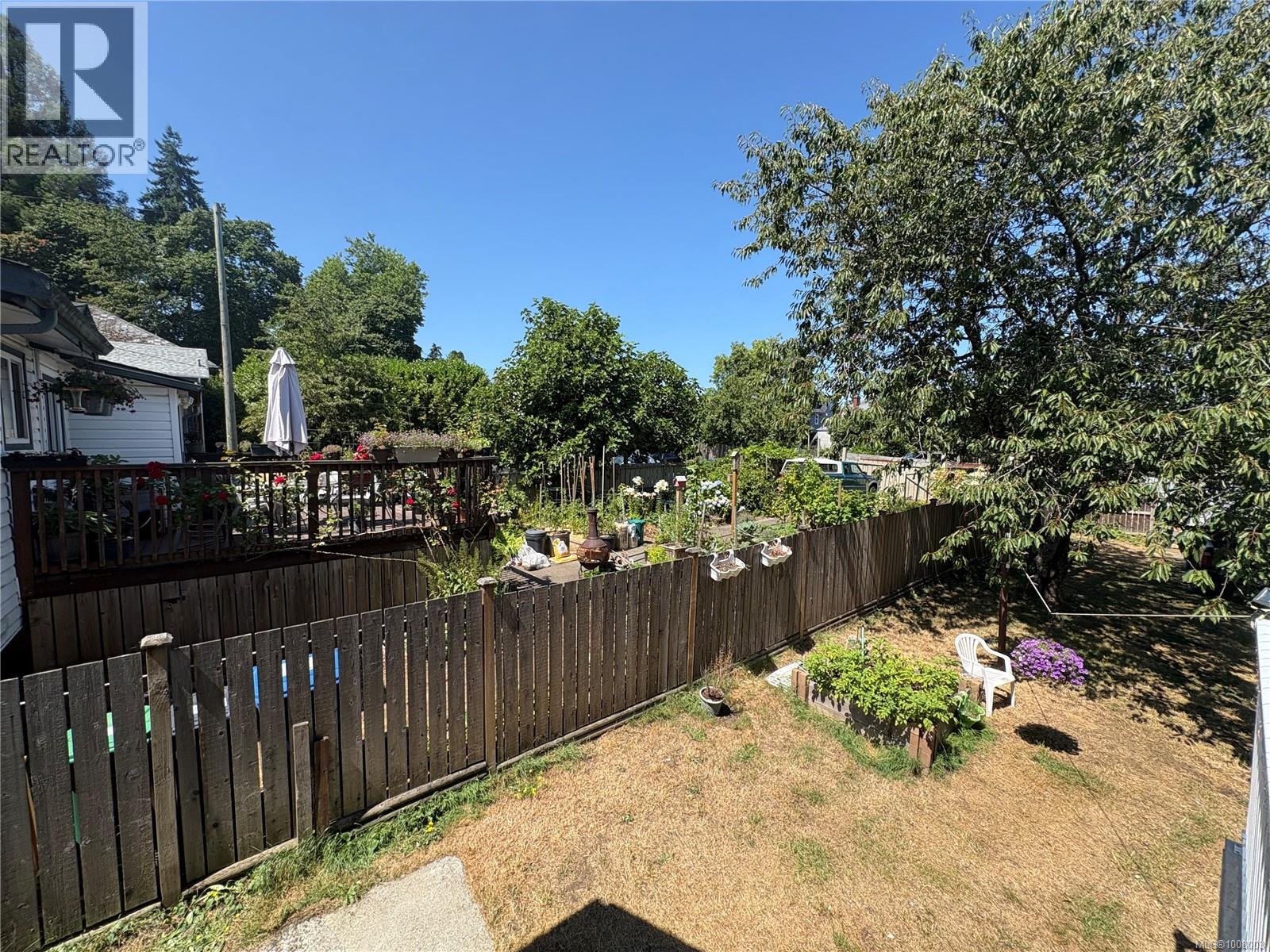 Photo 32 of 632 Milton St, Nanaimo BC