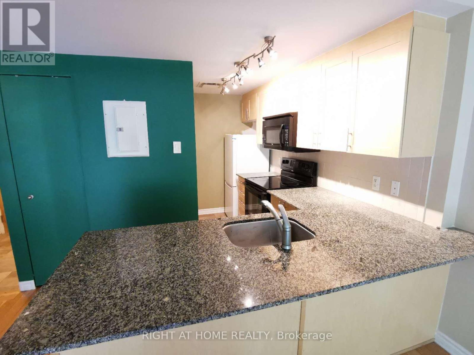 Photo 15 of 117 250 Lett Street, Ottawa ON