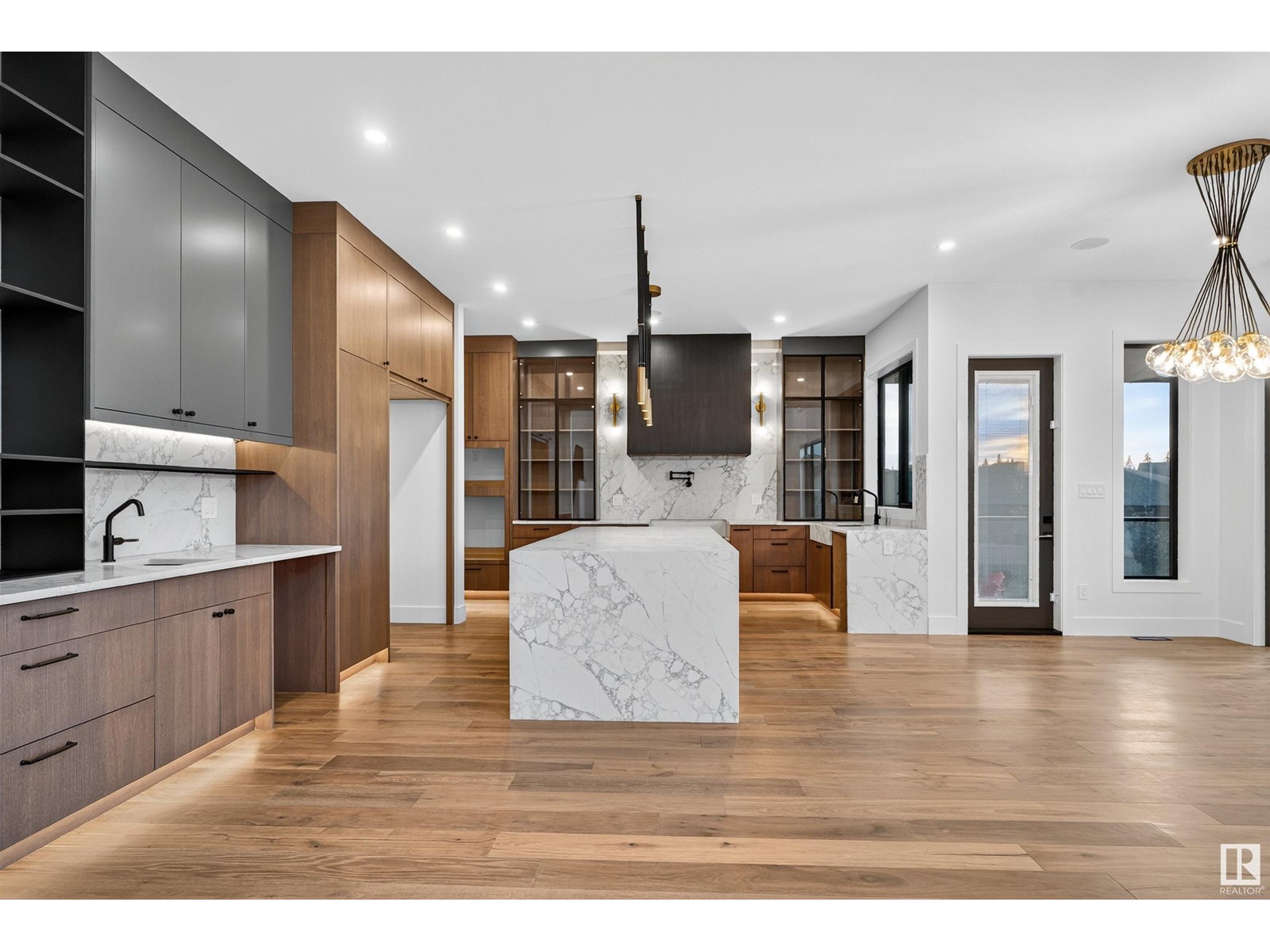 Photo 16 of 4712 Knight Cl Sw, Edmonton AB