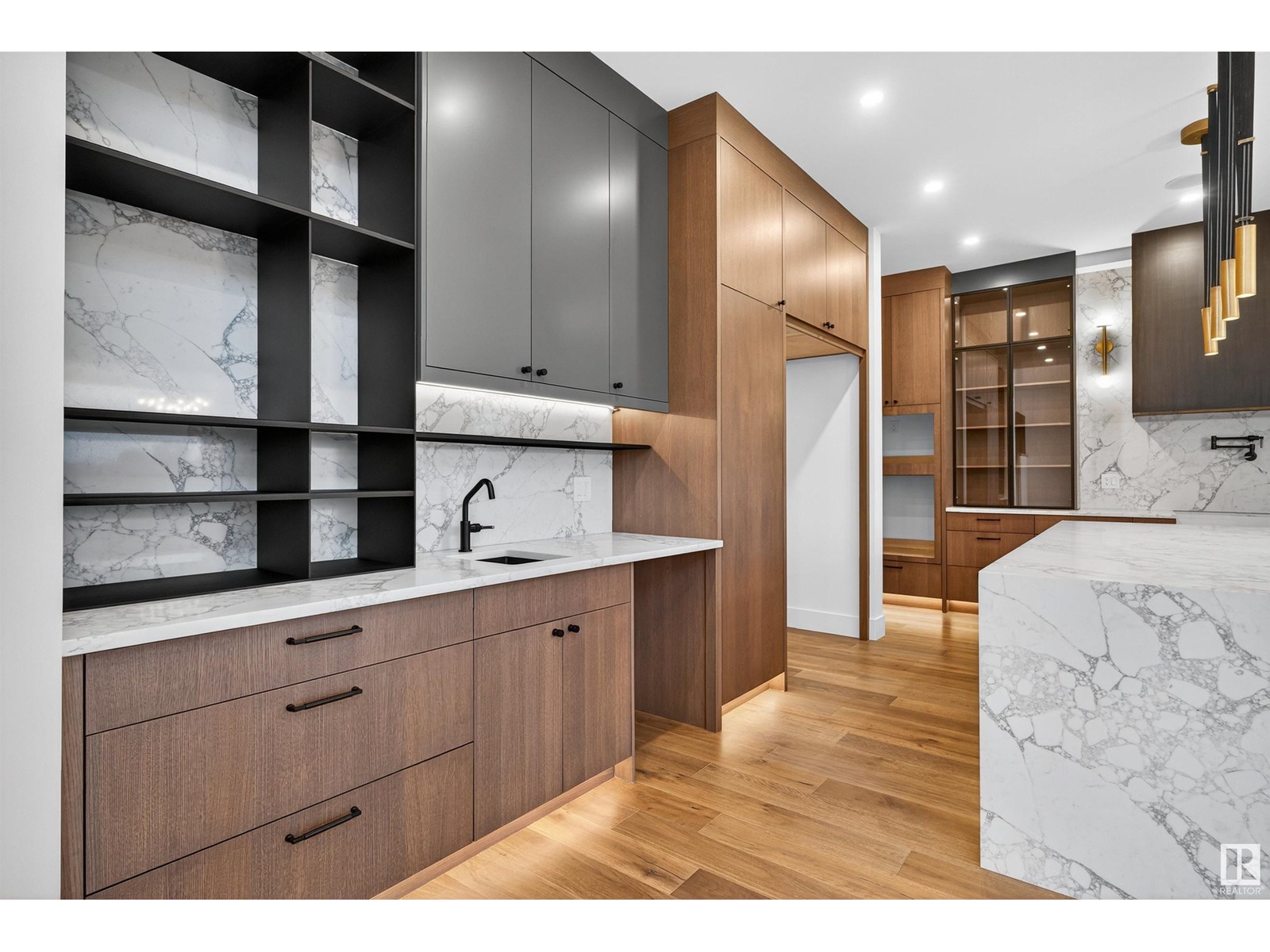 Photo 17 of 4712 Knight Cl Sw, Edmonton AB