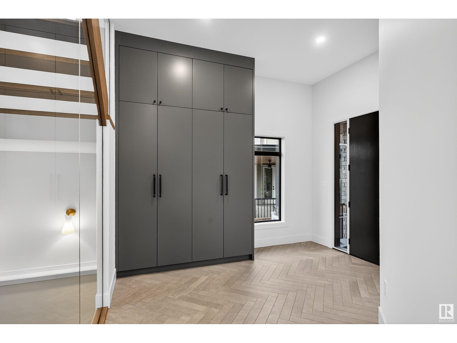 Photo 8 of 4712 Knight Cl Sw, Edmonton AB