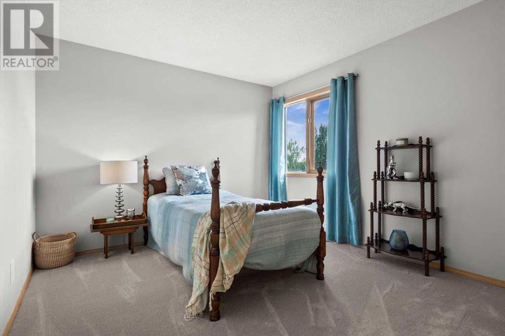 Single Family House for Sale in  Hawkside Close NW Hawkwood Calgary 