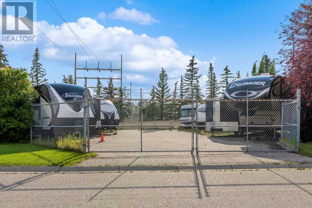 Single Family House for Sale in  Hawkside Close NW Hawkwood Calgary 