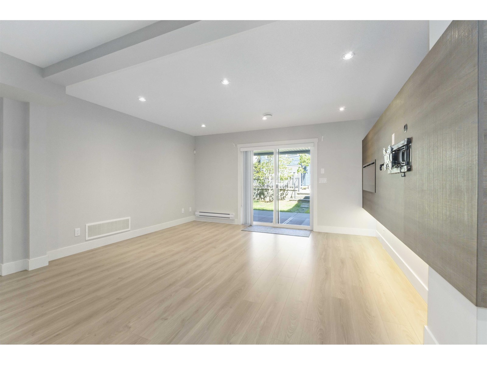 Photo 23 of 73 15677 28 Avenue, Surrey BC