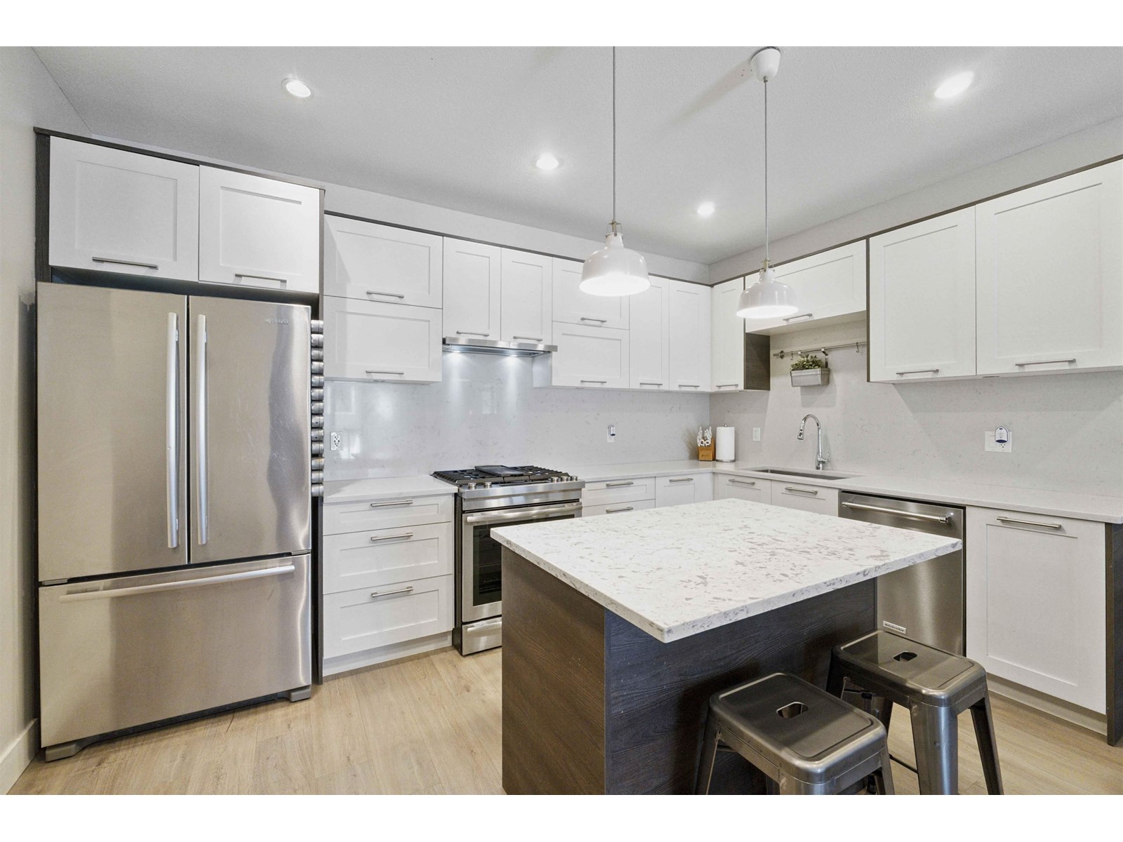 Photo 11 of 73 15677 28 Avenue, Surrey BC