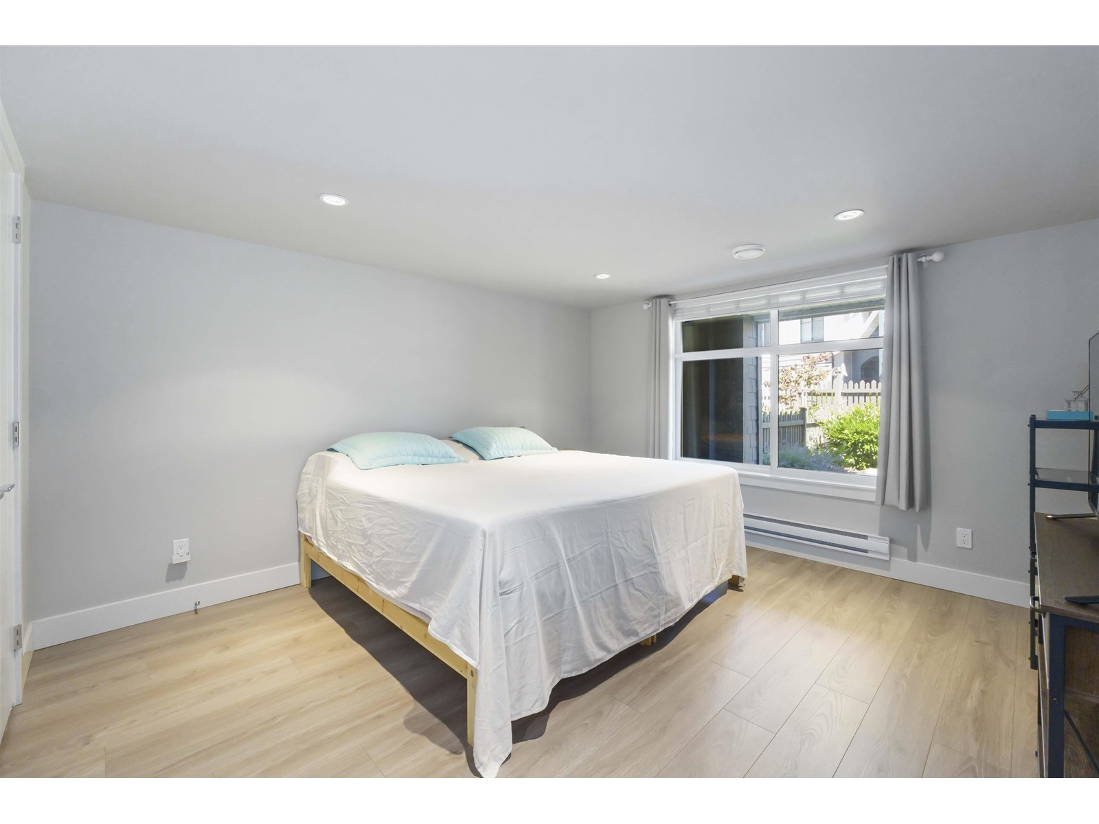 Photo 26 of 73 15677 28 Avenue, Surrey BC