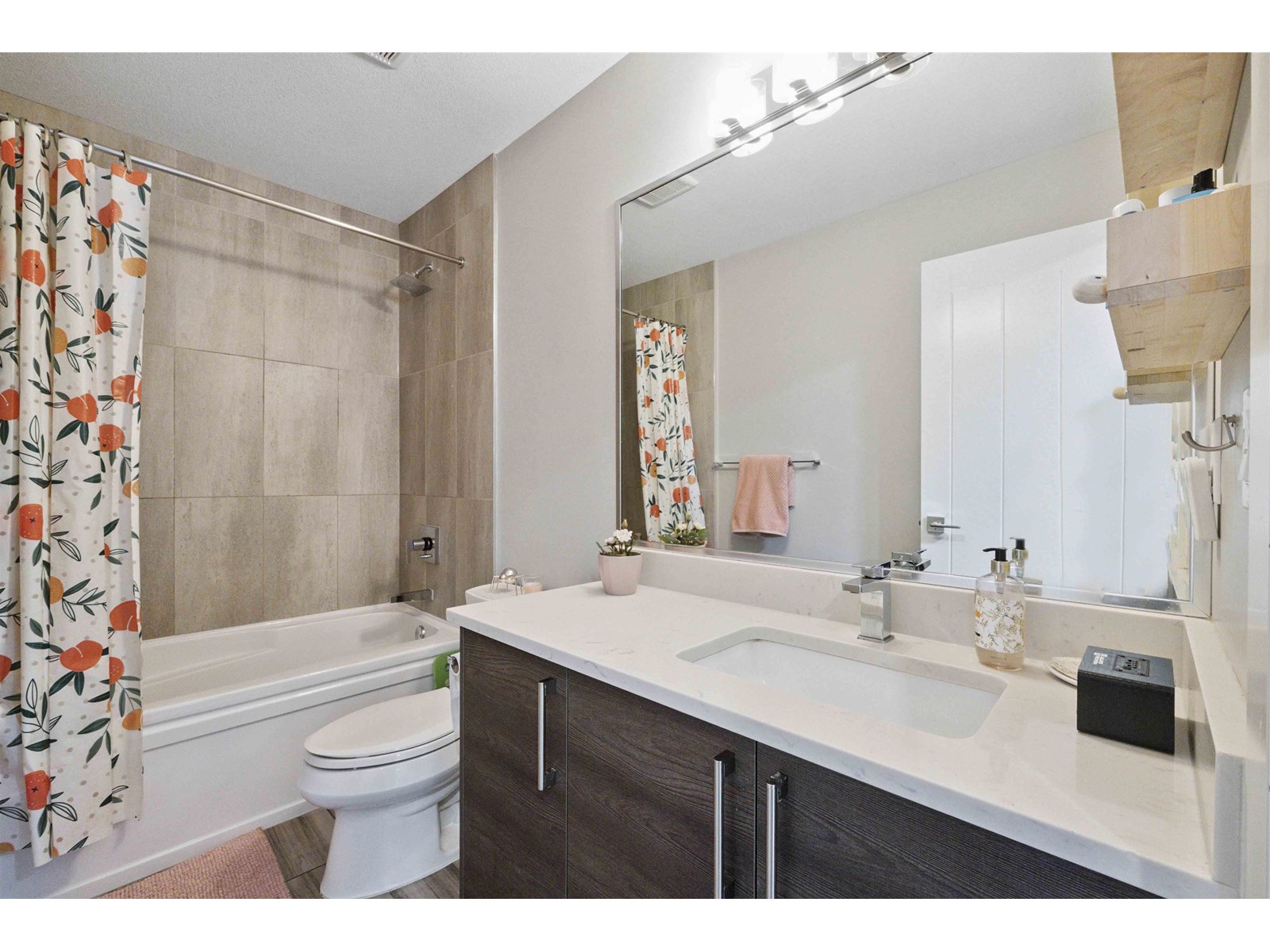 Photo 20 of 73 15677 28 Avenue, Surrey BC