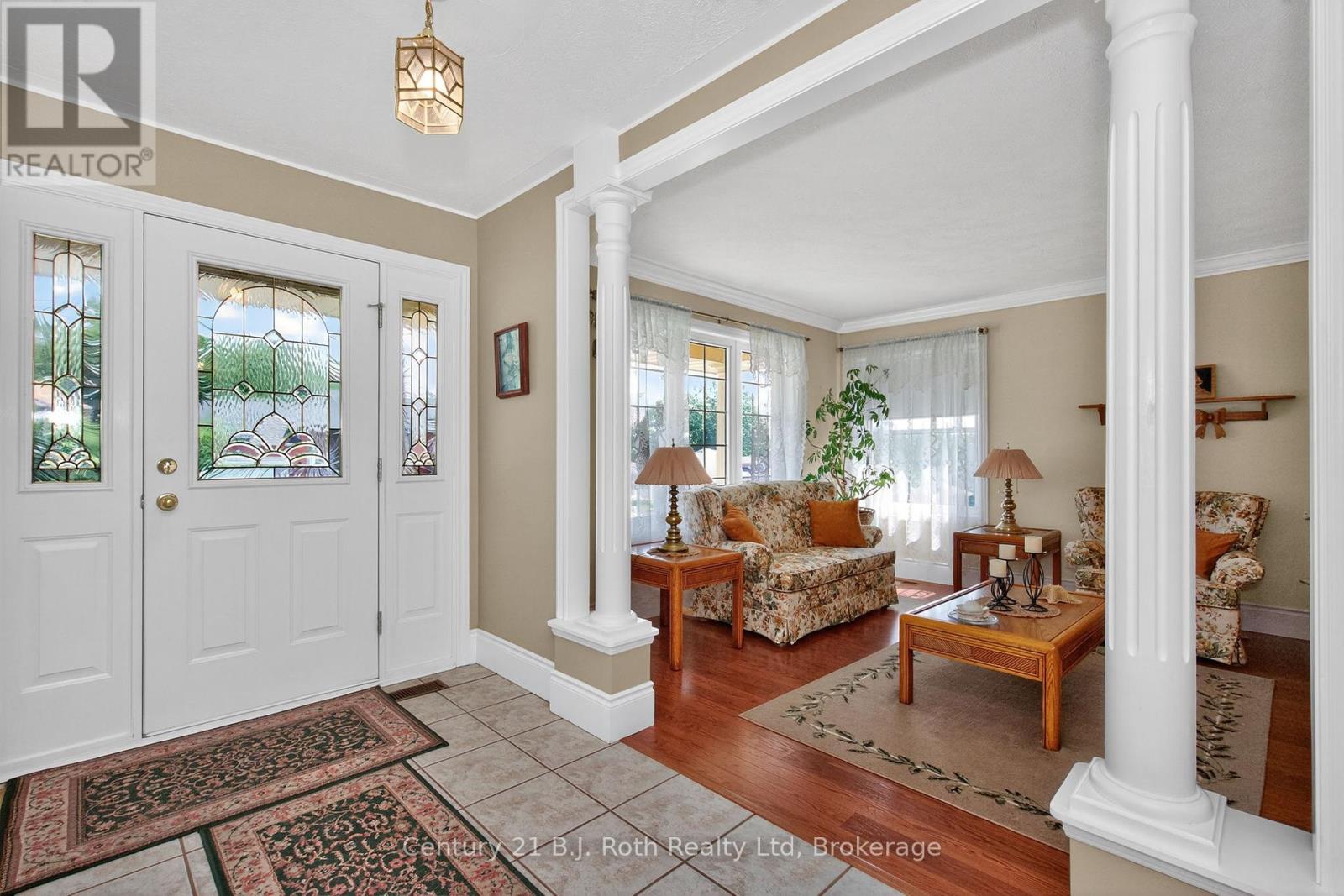 Photo 10 of 64 James Street, Penetanguishene ON