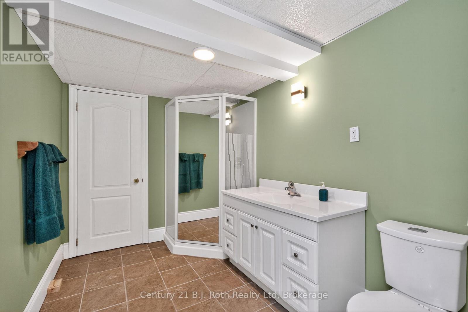 Photo 22 of 64 James Street, Penetanguishene ON