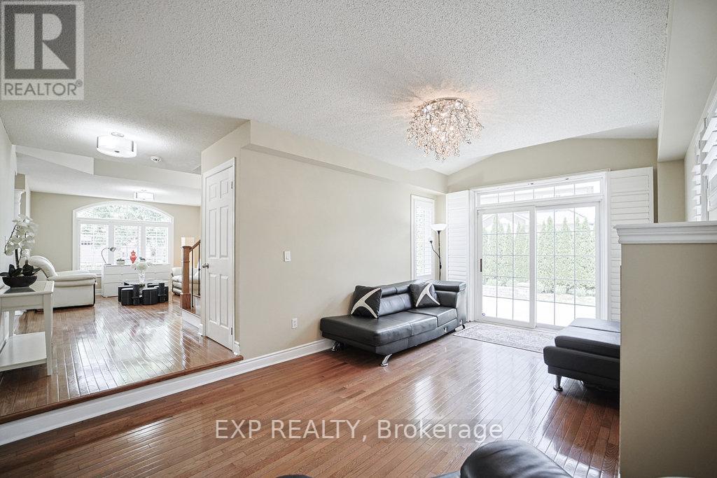 Photo 16 of 2 Carlson Place, Clarington ON