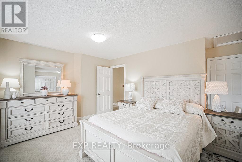 Photo 18 of 2 Carlson Place, Clarington ON