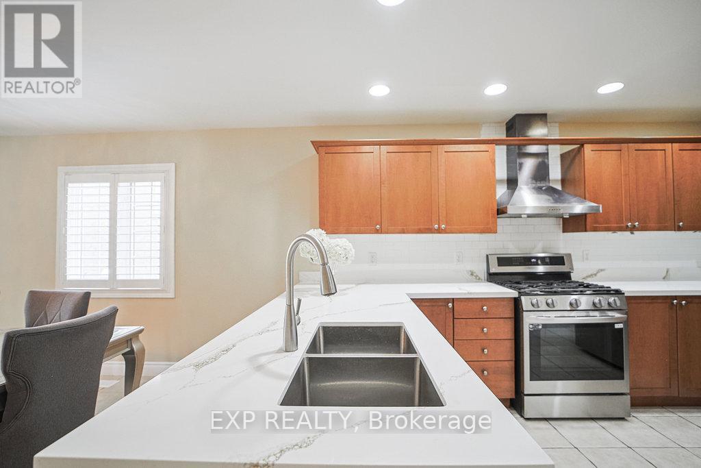 Photo 10 of 2 Carlson Place, Clarington ON