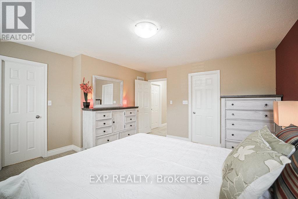 Photo 21 of 2 Carlson Place, Clarington ON