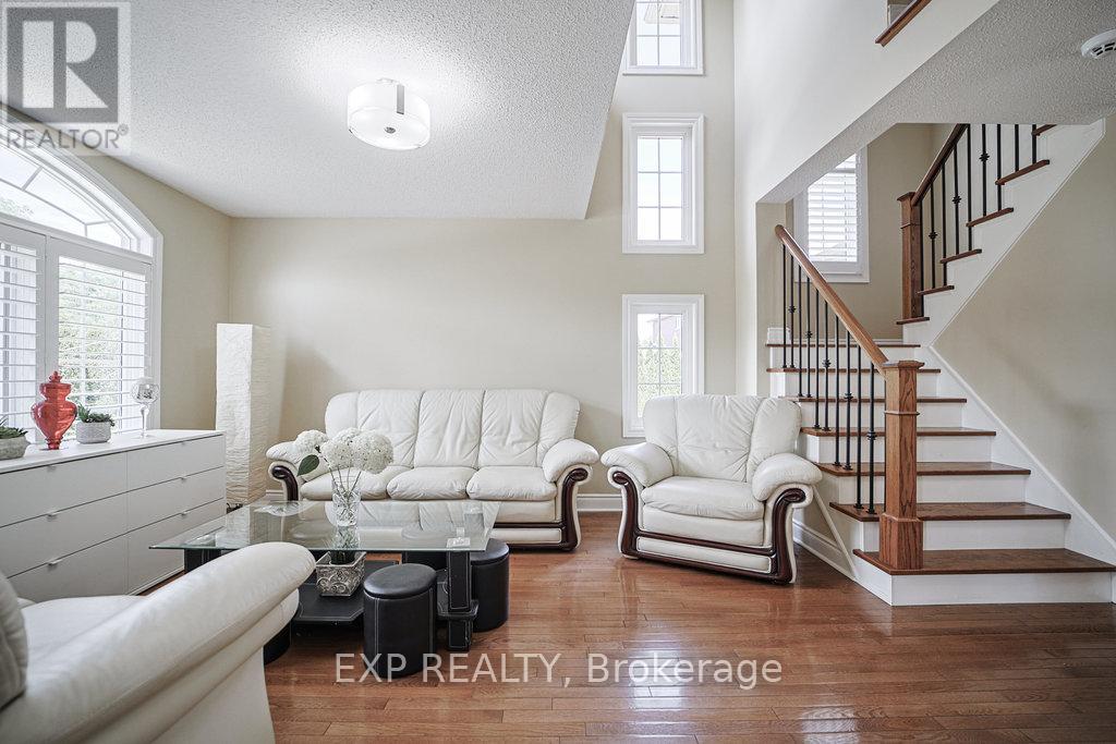 Photo 7 of 2 Carlson Place, Clarington ON
