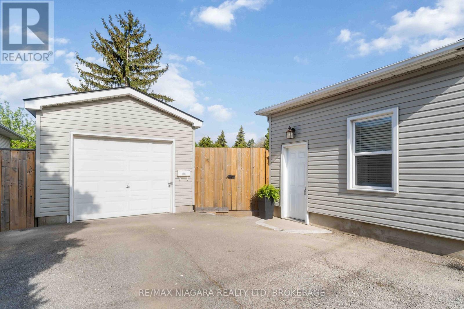 Photo 33 of 543 Vine Street, St Catharines ON