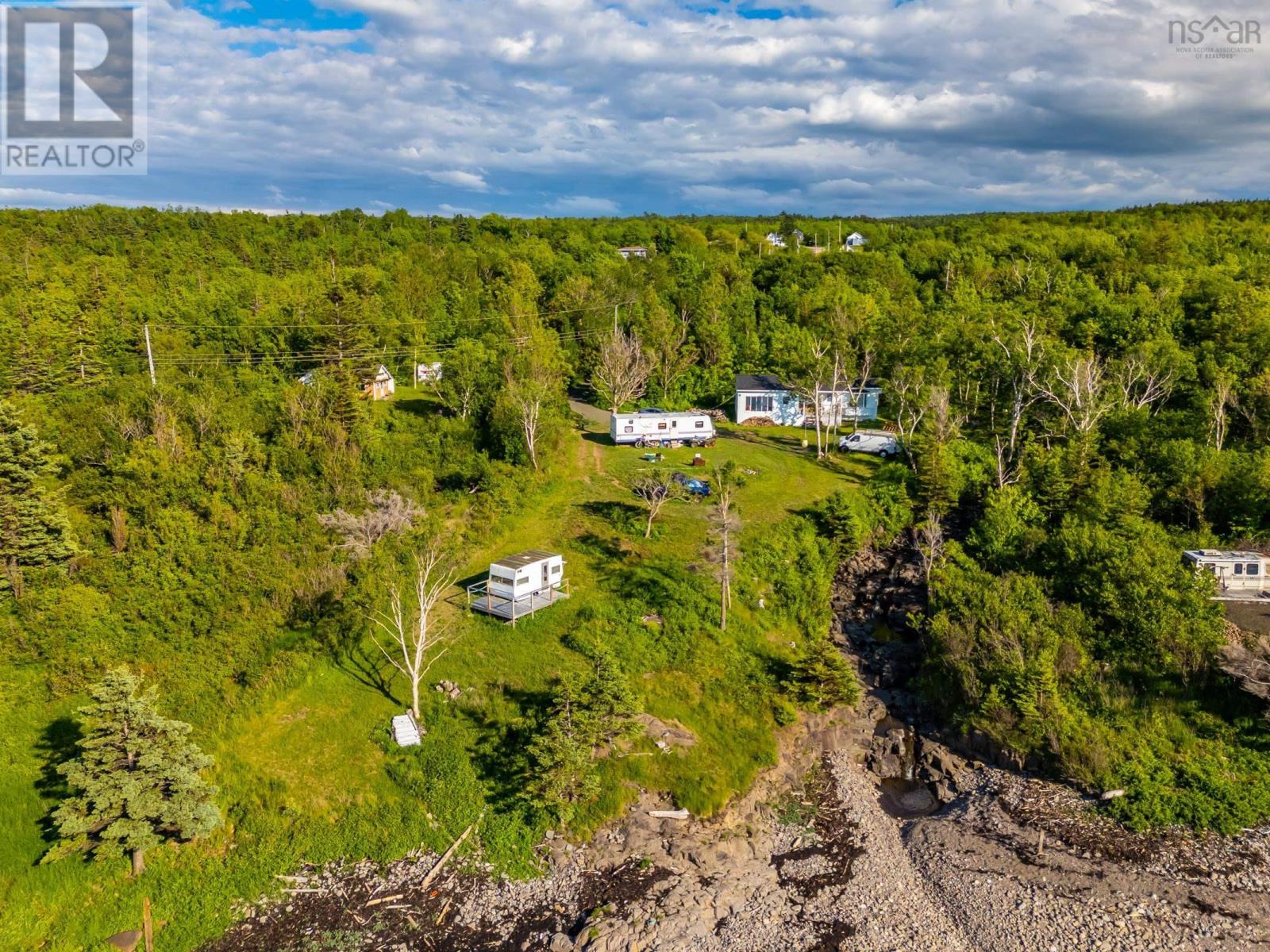 Property 14 of 15 of 7 Sunset Avenue