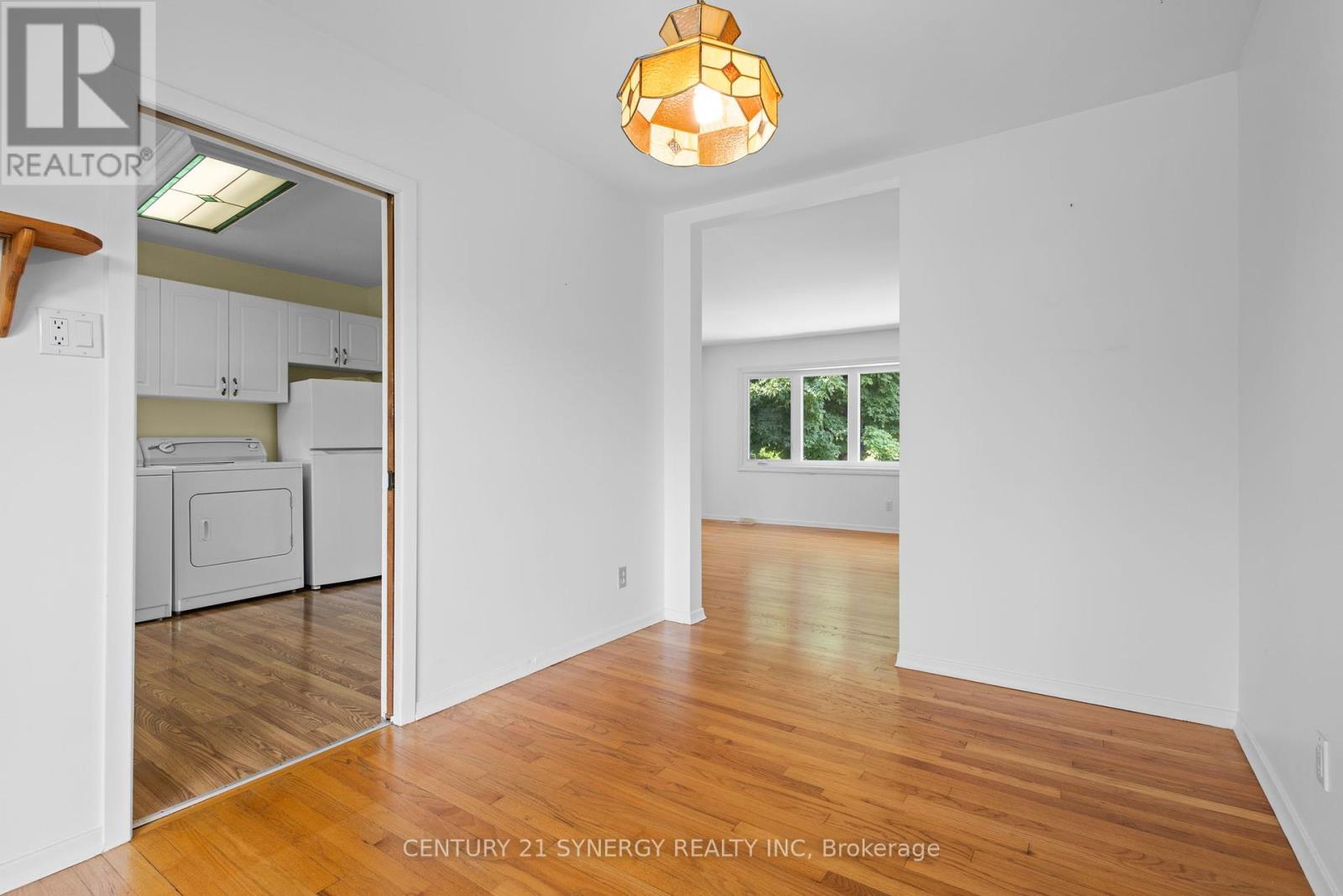 Photo 17 of 20 Parkside Crescent, Ottawa ON
