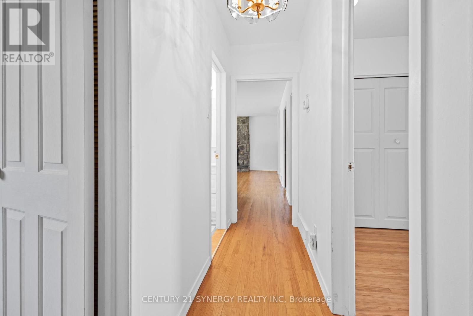 Photo 18 of 20 Parkside Crescent, Ottawa ON