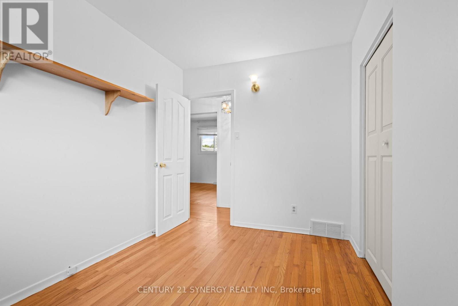 Photo 24 of 20 Parkside Crescent, Ottawa ON