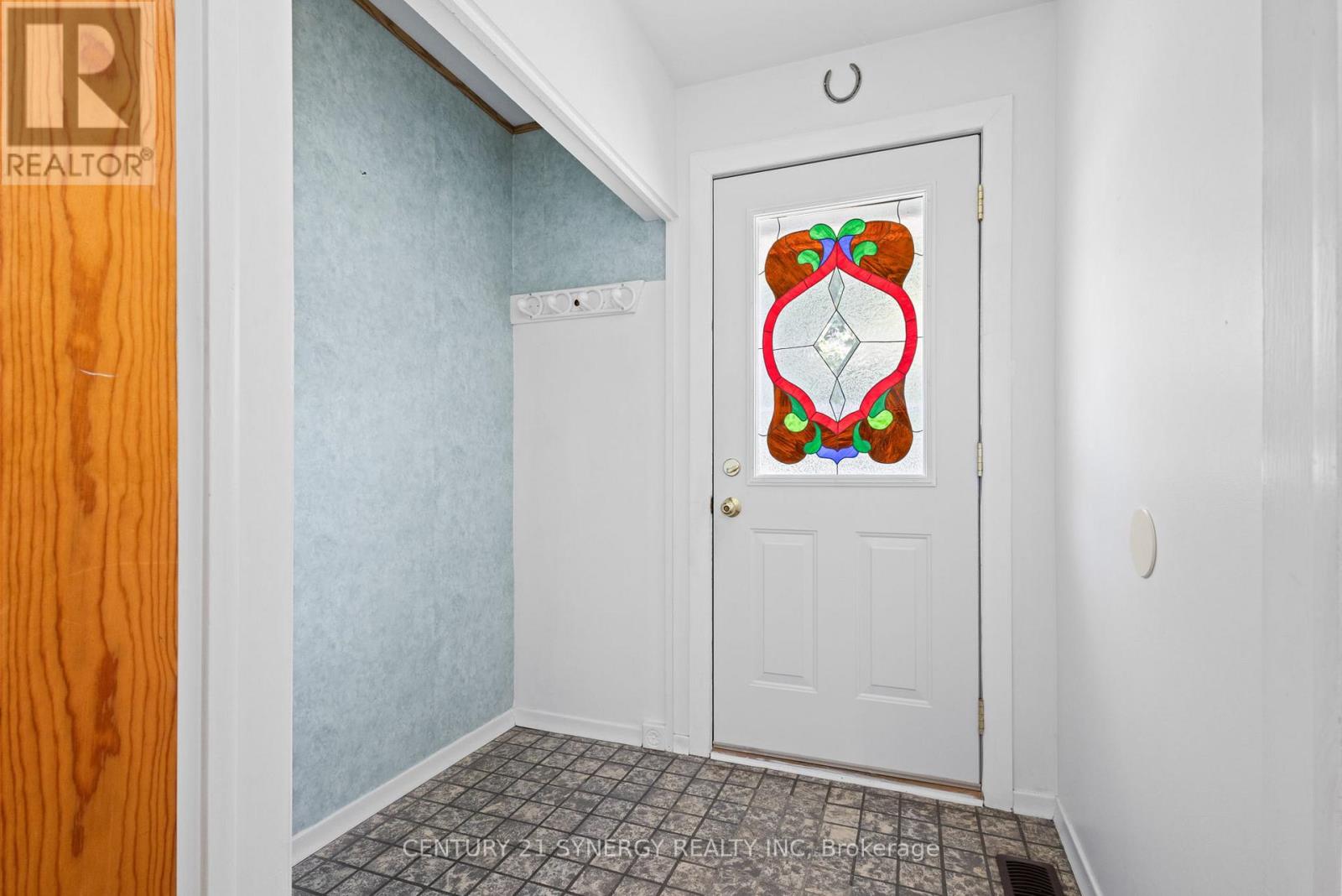 Photo 7 of 20 Parkside Crescent, Ottawa ON