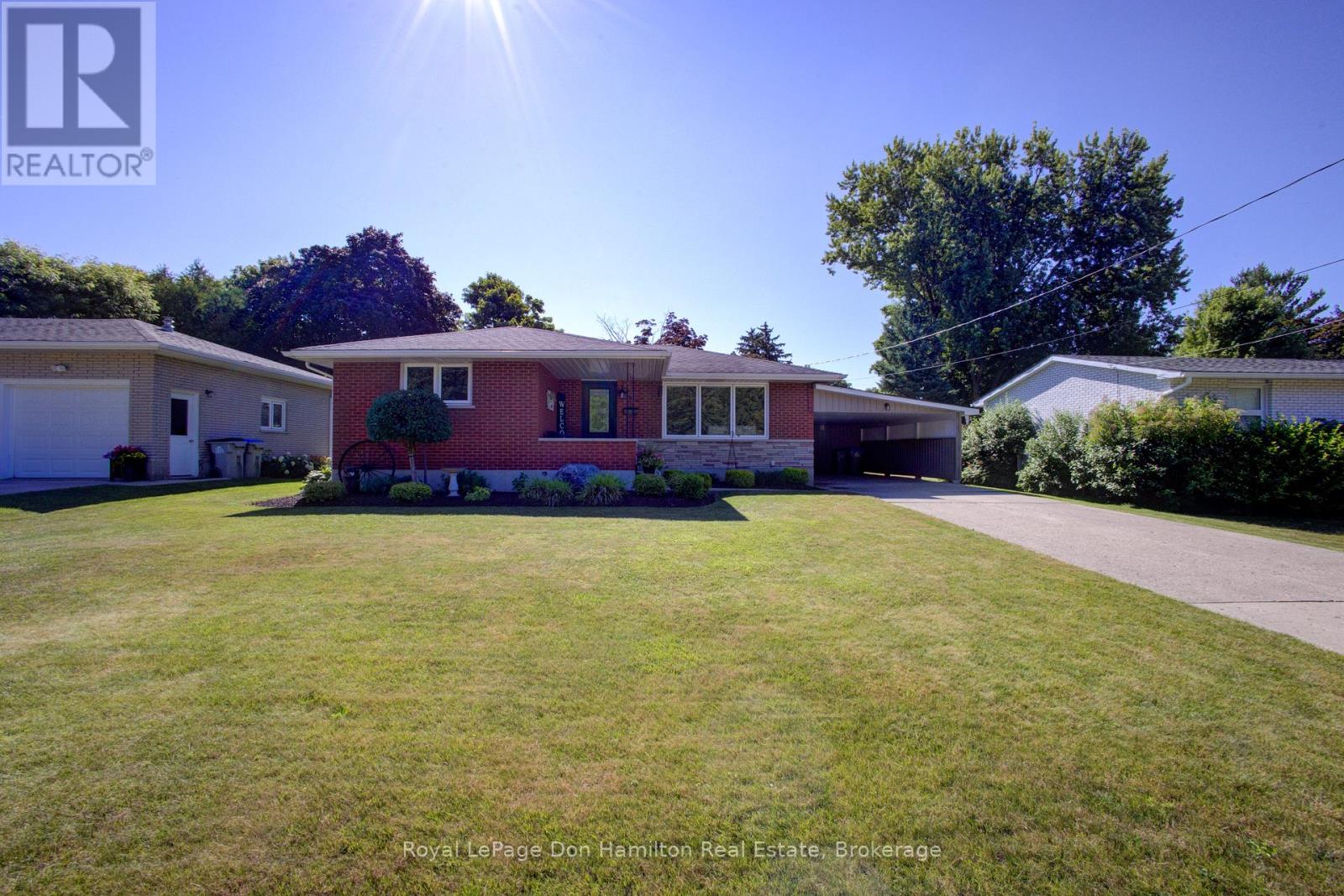 Photo 1 of 830 Barber Avenue N, North Perth ON