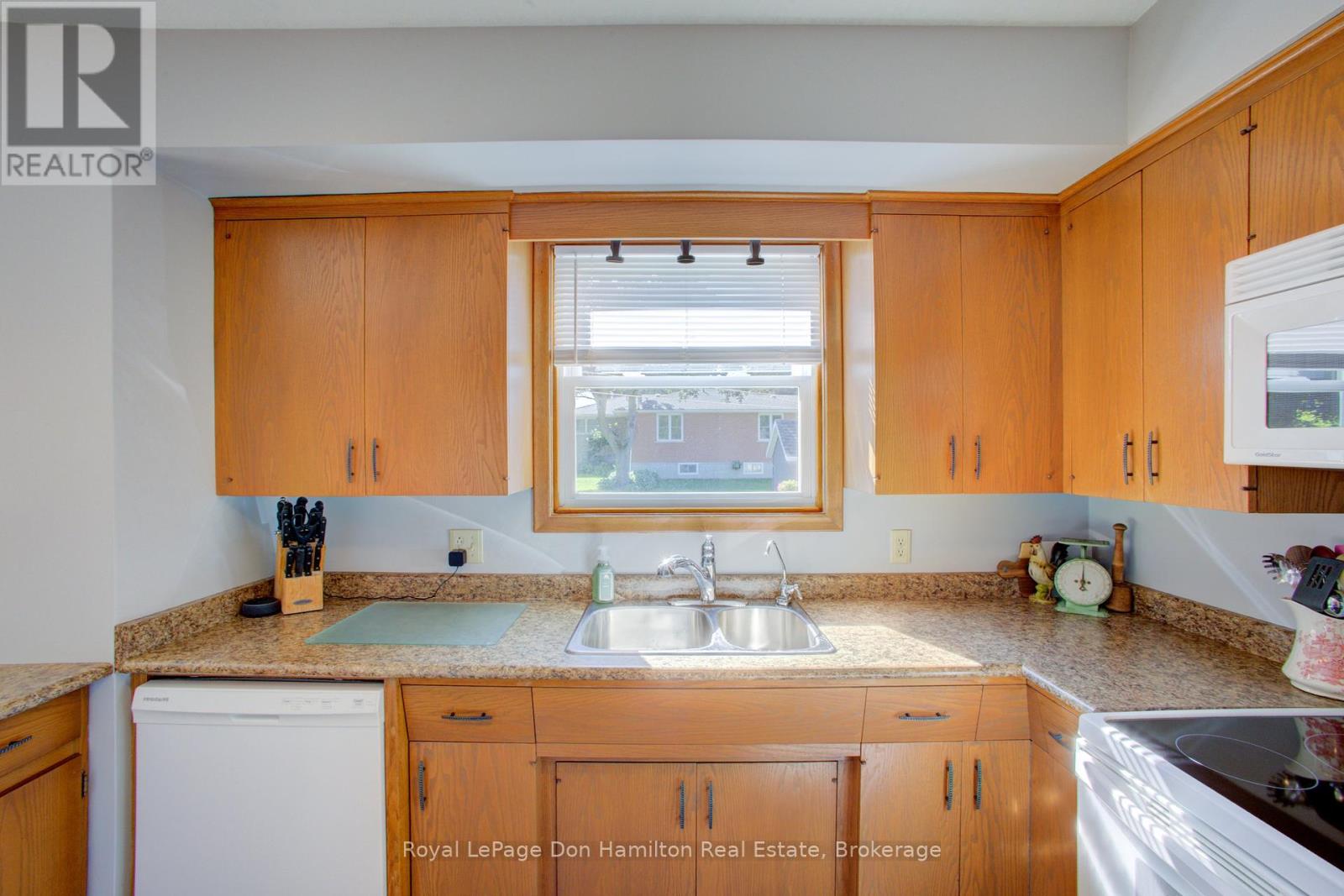 Photo 14 of 830 Barber Avenue N, North Perth ON