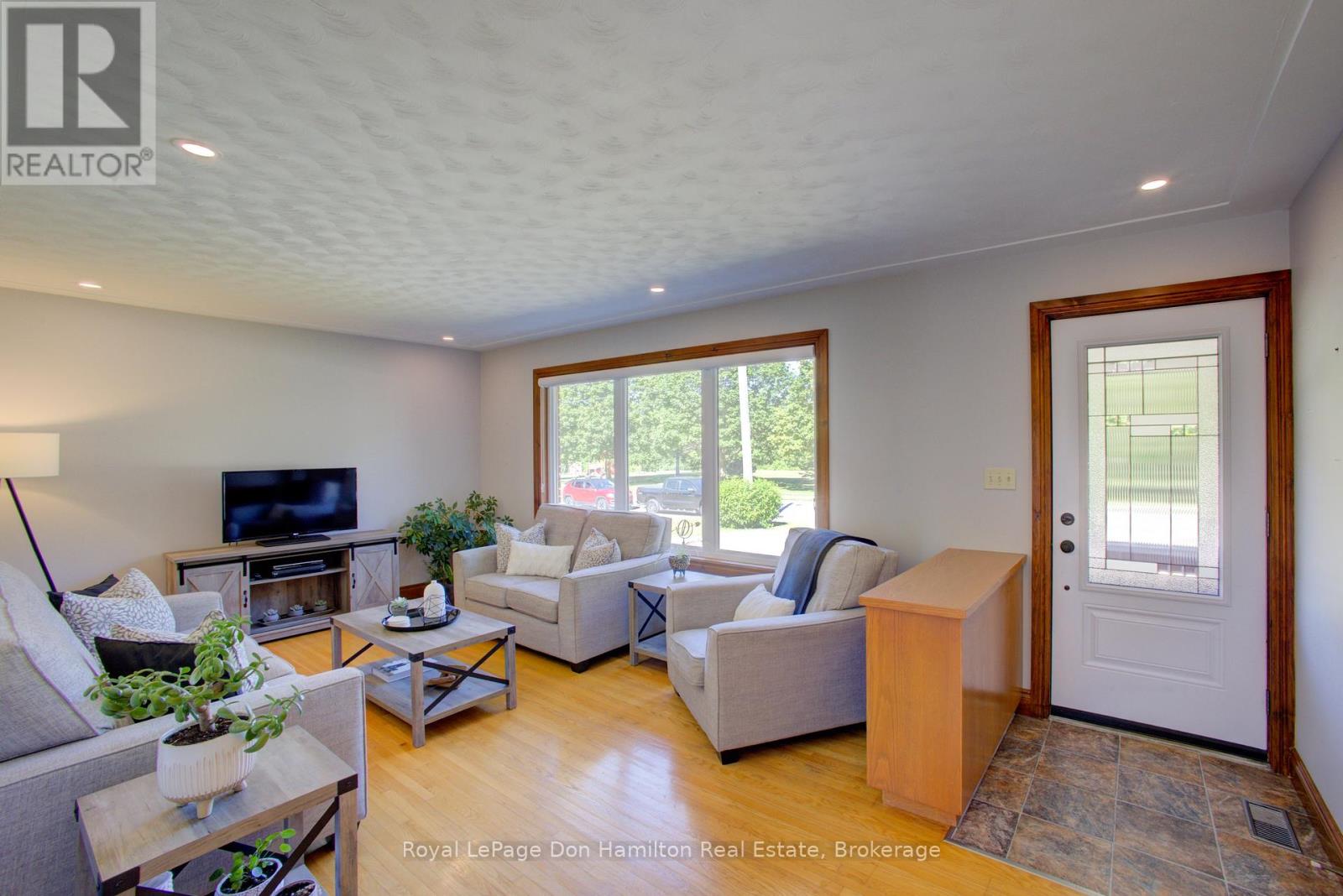 Photo 7 of 830 Barber Avenue N, North Perth ON