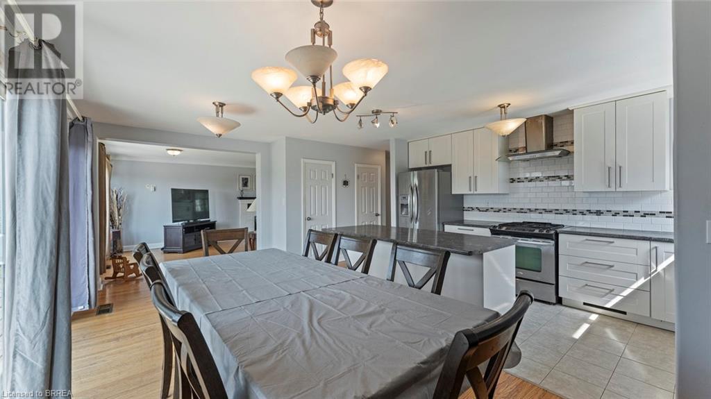 Photo 13 of 598 Colborne Street W, Brantford ON