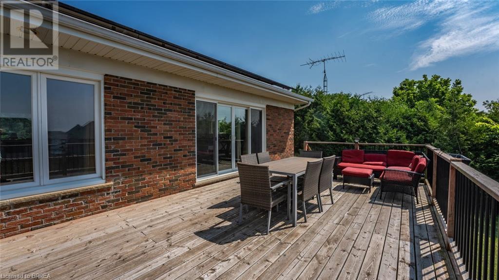 Photo 28 of 598 Colborne Street W, Brantford ON