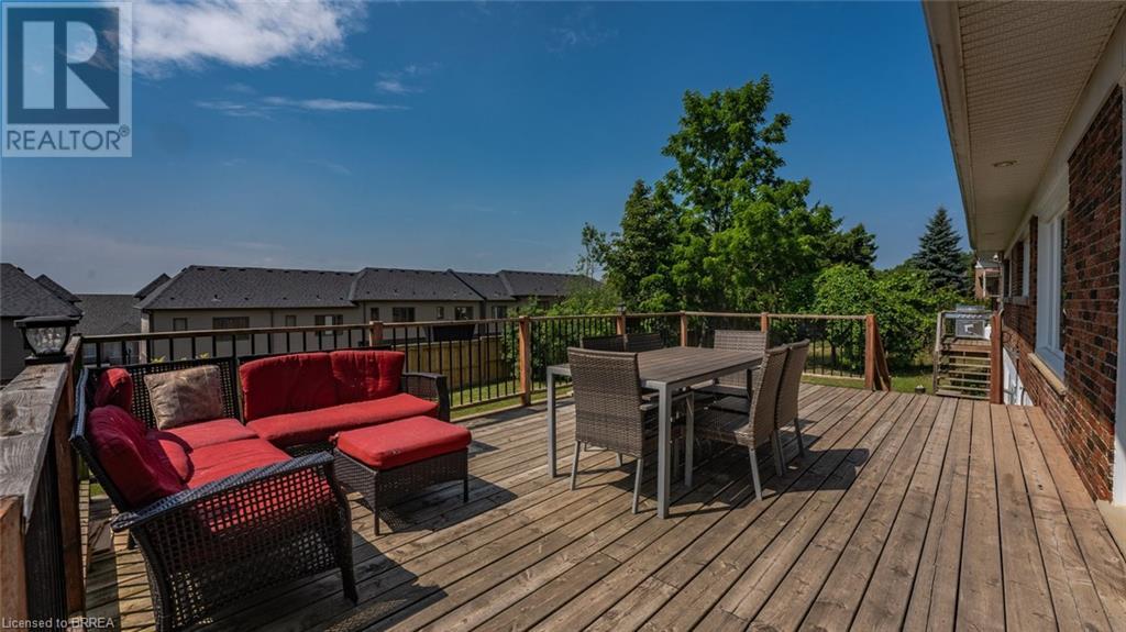 Photo 29 of 598 Colborne Street W, Brantford ON