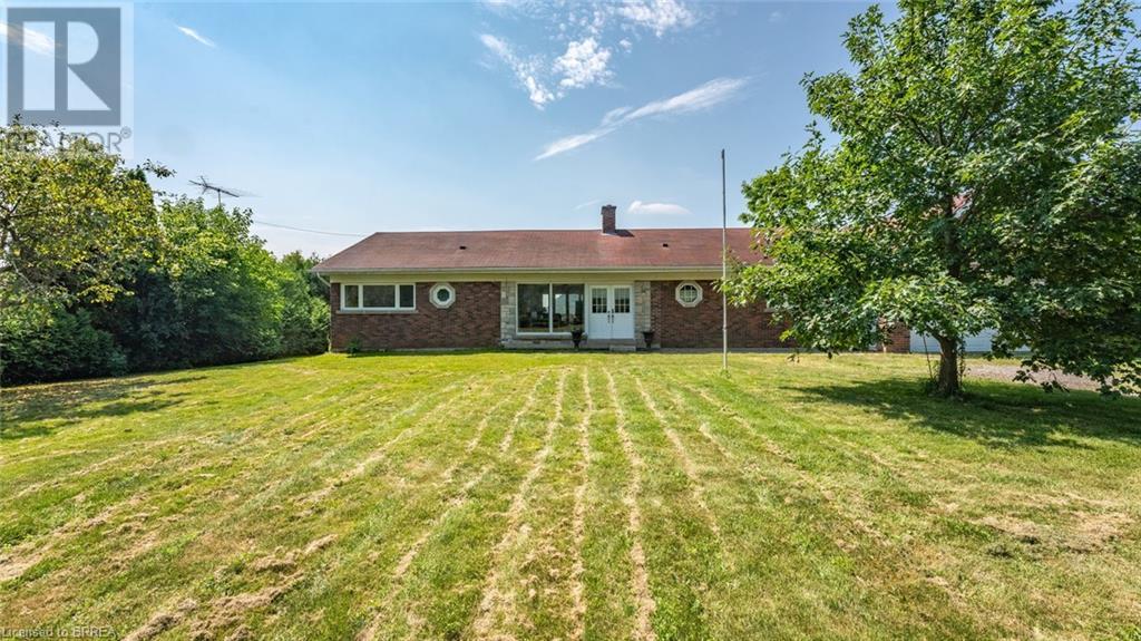 Photo 3 of 598 Colborne Street W, Brantford ON