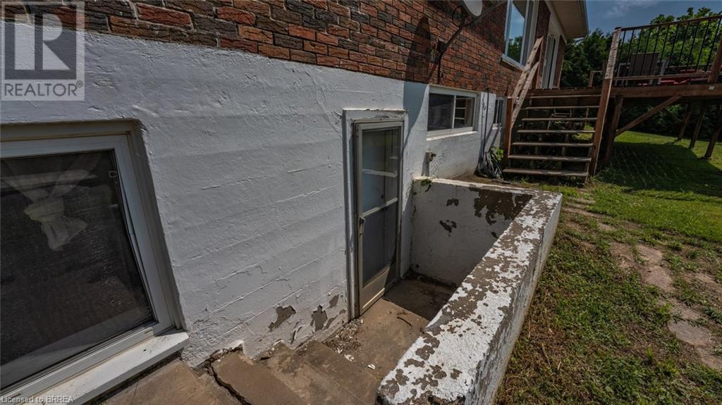 Photo 35 of 598 Colborne Street W, Brantford ON