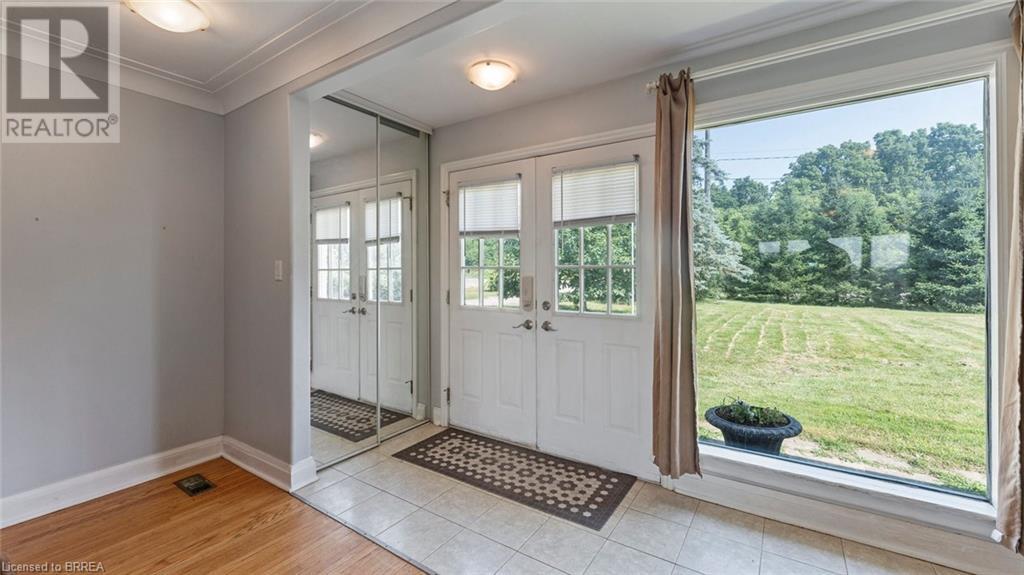 Photo 4 of 598 Colborne Street W, Brantford ON